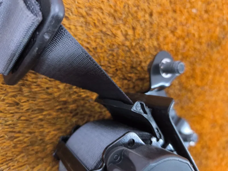 Ремень безопасности