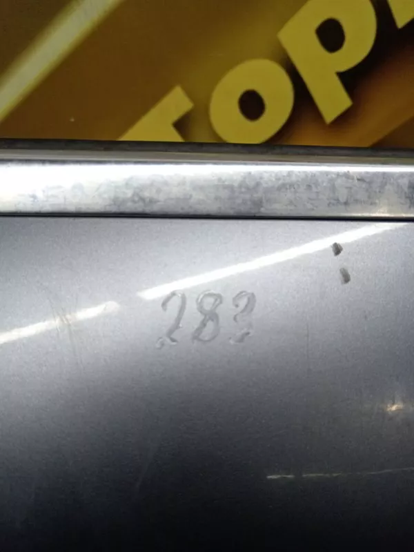 Дверь Audi A4 2005 8E0831052J B7, передняя правая