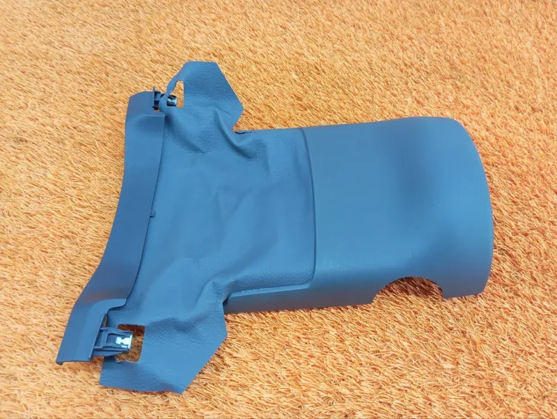 Кожух рулевой колонки