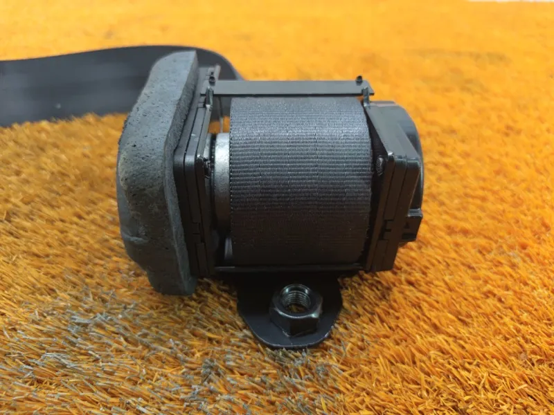 Ремень безопасности