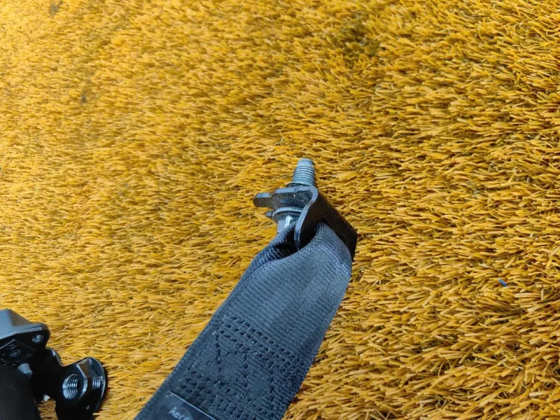 Ремень безопасности