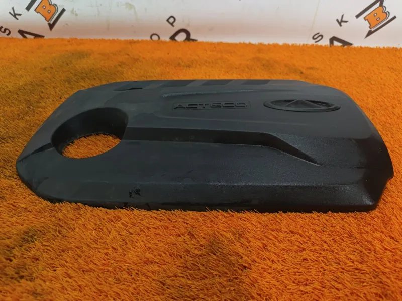 Декоративная крышка двигателя