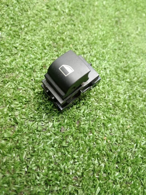 Кнопка стеклоподъемника