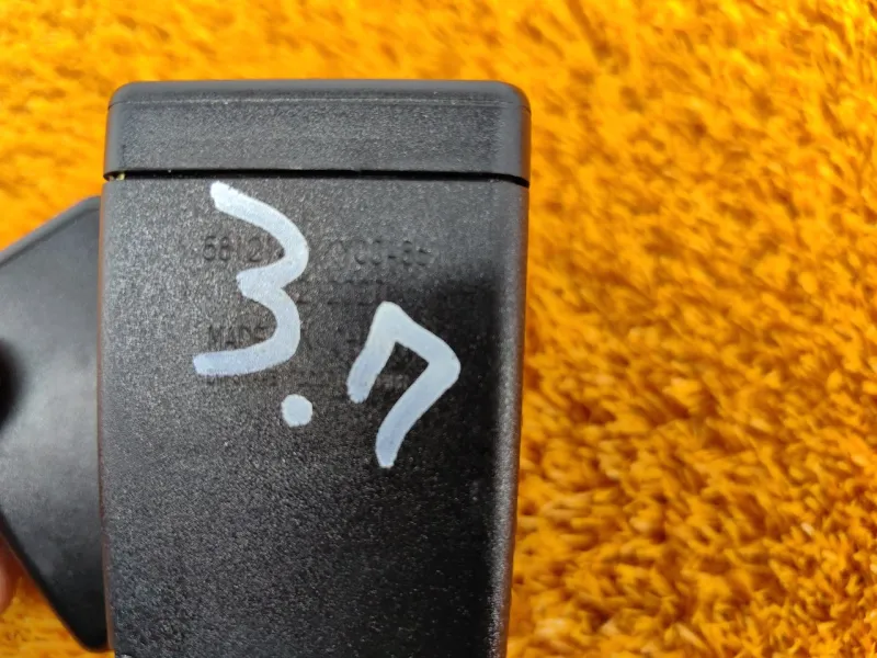 Ответная часть ремня безопасности