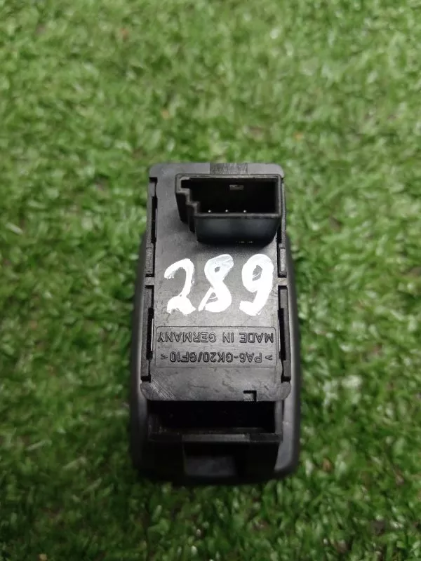 Кнопка стеклоподъемника