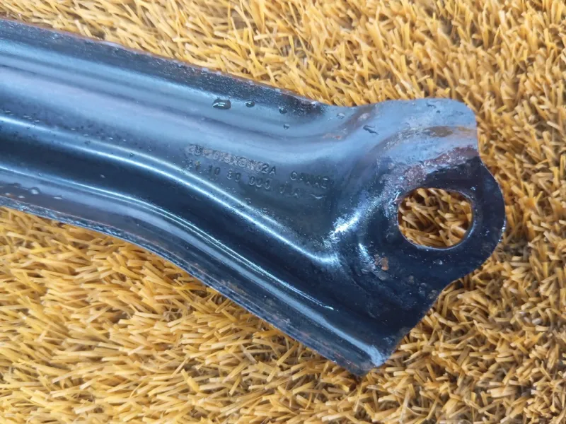 Стойка подрамника