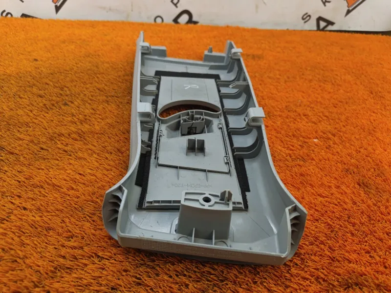 Обшивка центральной стойки