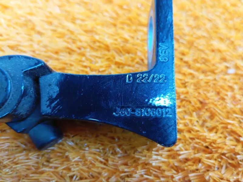 Петля двери