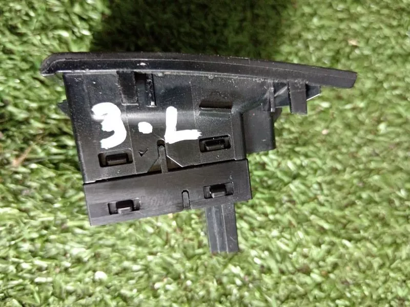 Кнопка стеклоподъемника