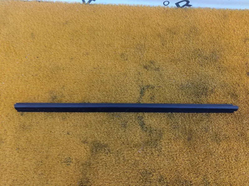 Уплотнитель стекла двери