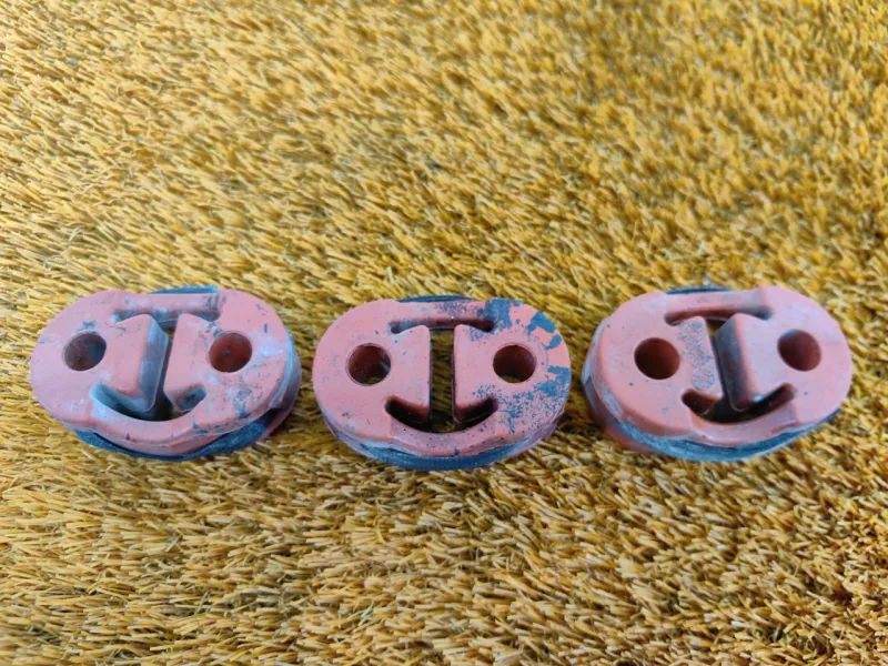 Крепление глушителя