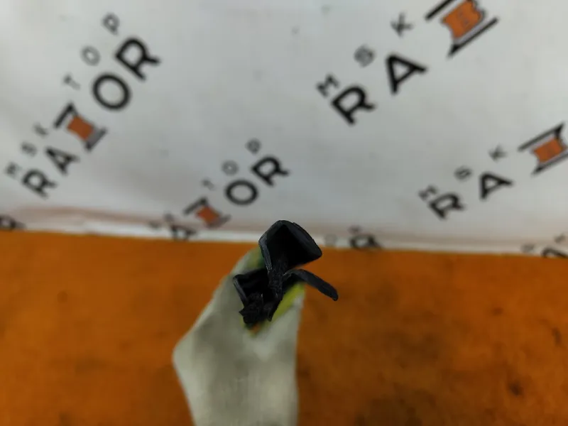 Уплотнитель стекла двери Chery Tiggo 7 PRO 2023 554000390AA SQRE4T15C, задний правый