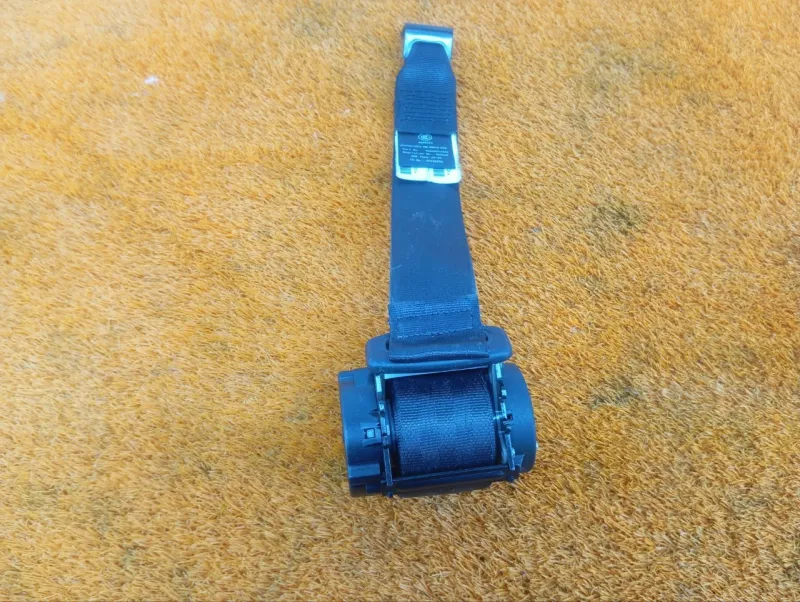 Ремень безопасности