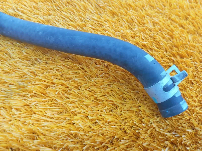 Патрубок радиатора