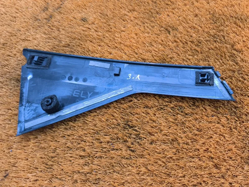 Молдинг двери