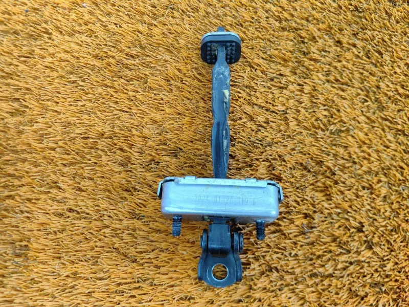 Ограничитель двери