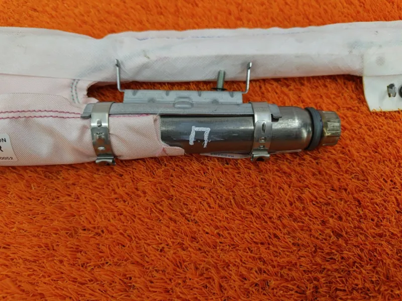 Подушка безопасности боковая