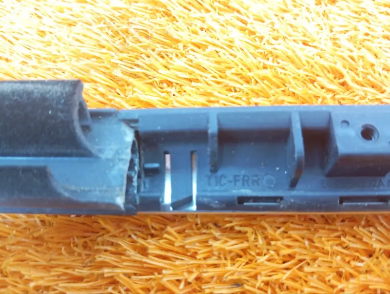 Молдинг стекла