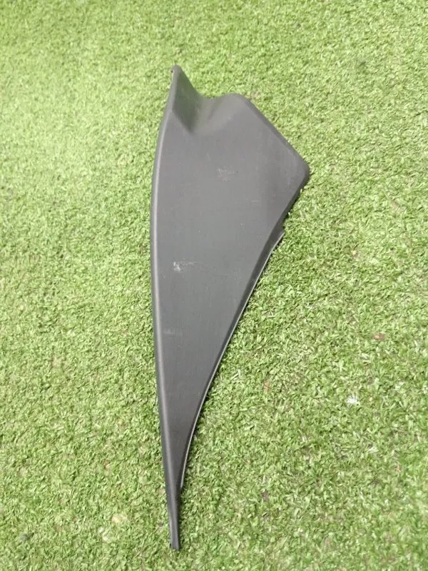 Уголок двери