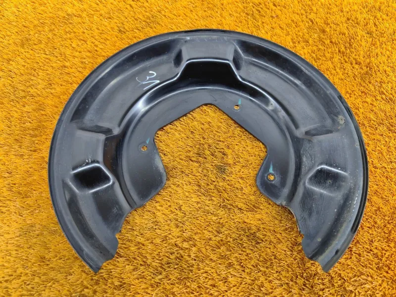 Пыльник тормозного диска