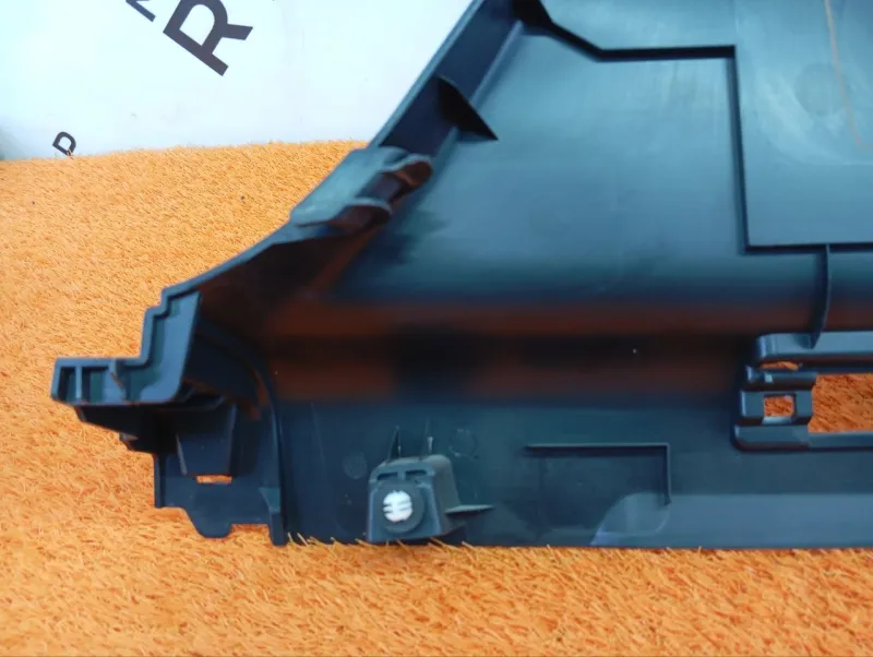 Обшивка центральной стойки