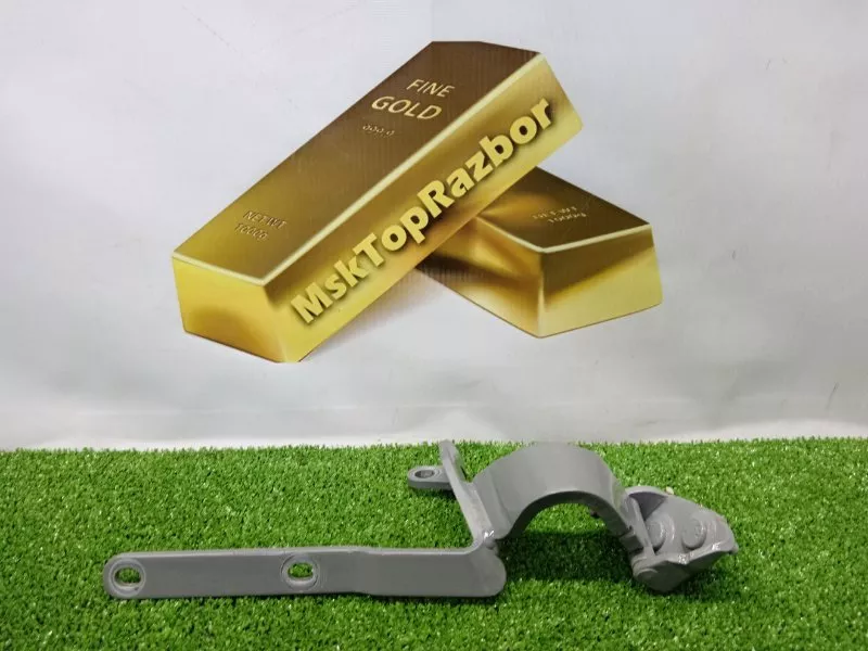 Петля двери багажника