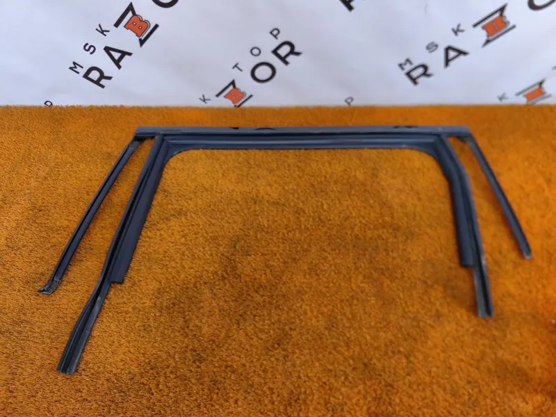 Уплотнитель стекла двери