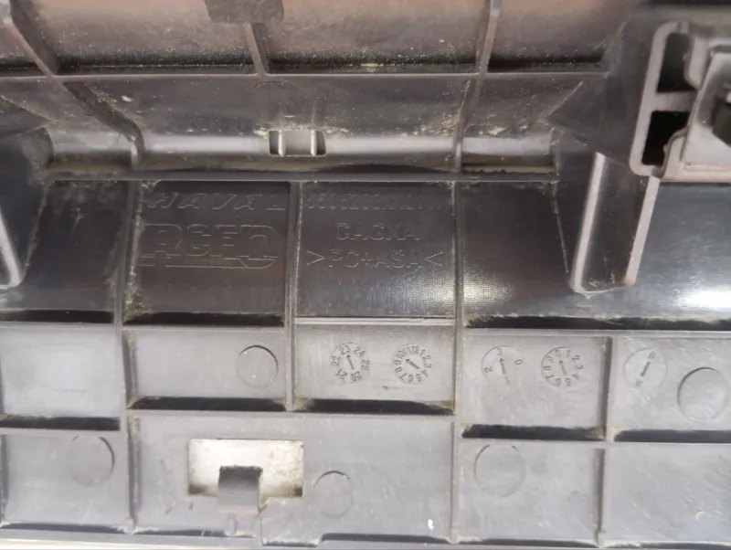 Накладка крышки багажника