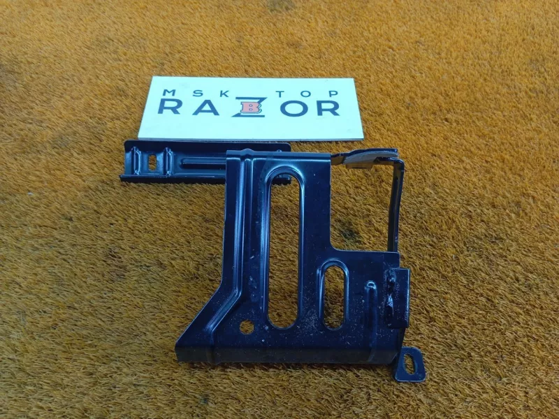 Крепление аккумулятора