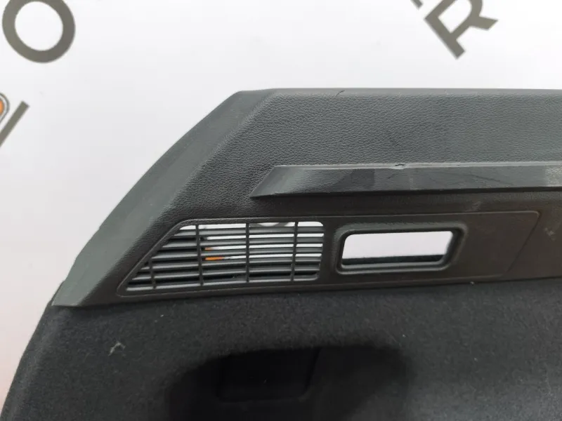 Обшивка багажника