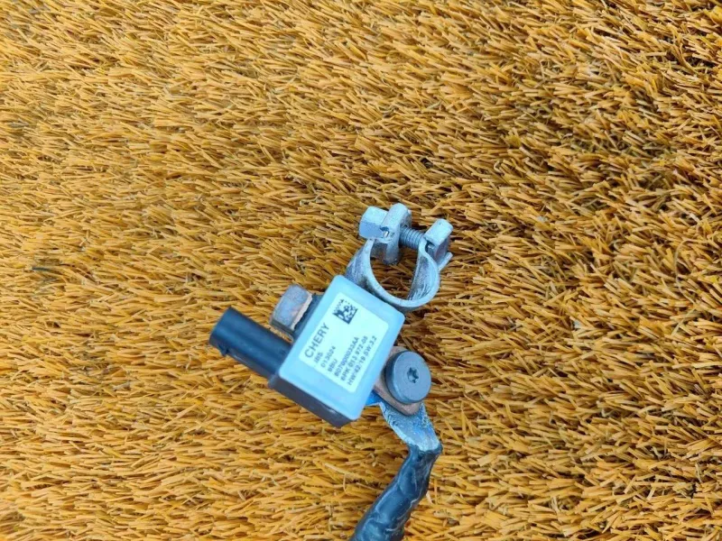 Клемма аккумулятора