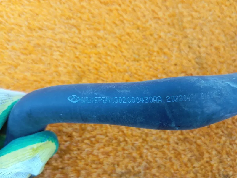 Патрубок радиатора