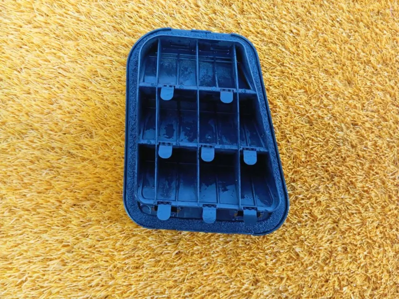 Решетка вентиляционная