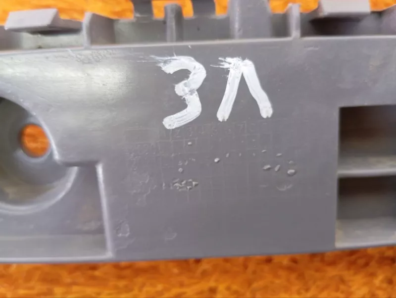 Крепление бампера