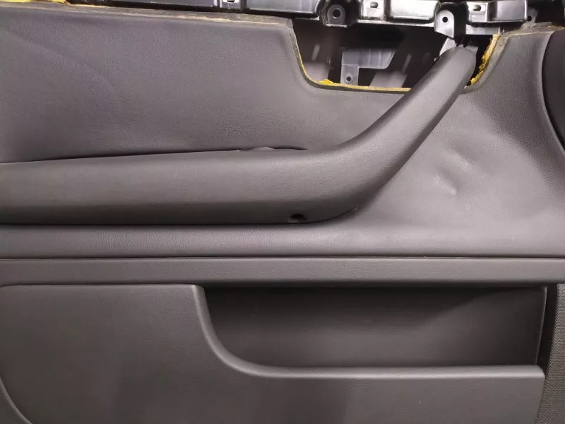 Обшивка двери Audi A4 2005 8E1867103AT8E1 B7, передняя левая