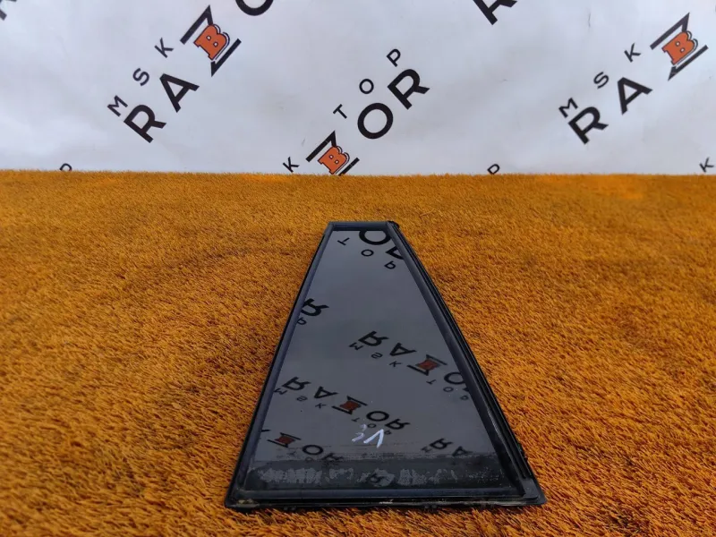 Форточка задняя