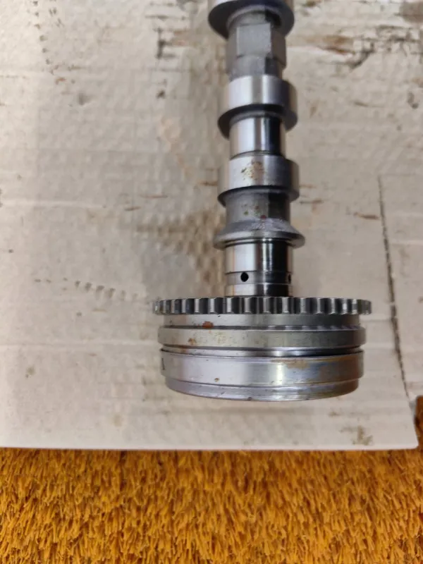 Распредвал впускной