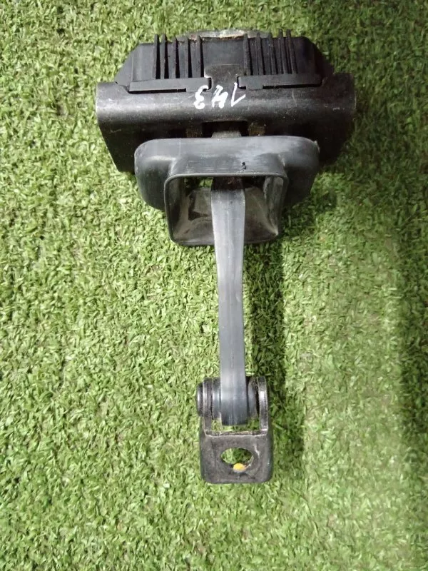 Ограничитель двери