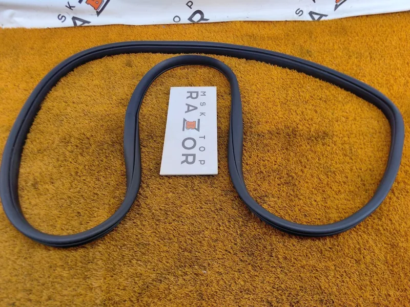 Уплотнитель проема двери