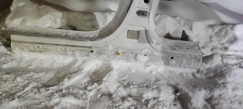 Порог с центральной стойкой