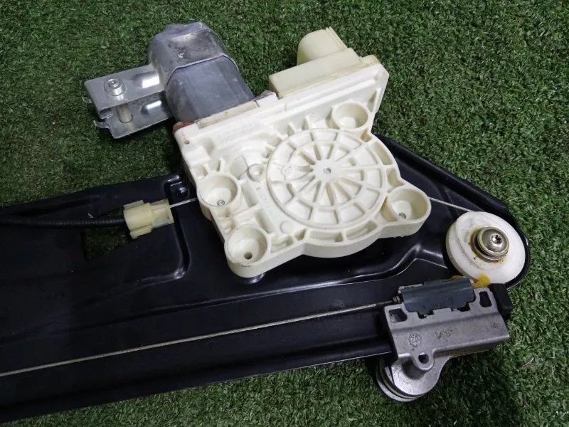 Стеклоподъемник BMW 7-Series 2002 51357202482 E65/E66, задний правый
