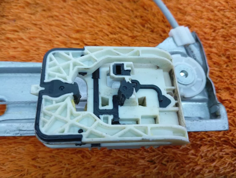 Стеклоподъемник