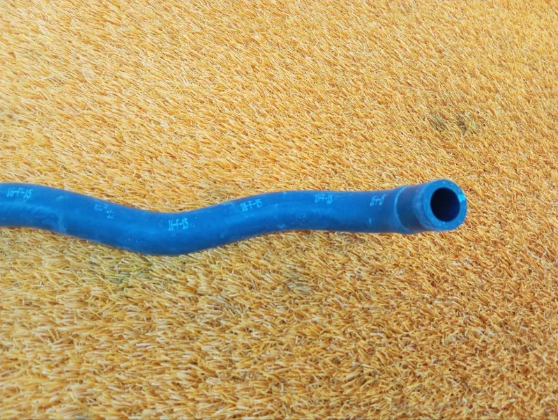 Патрубок радиатора