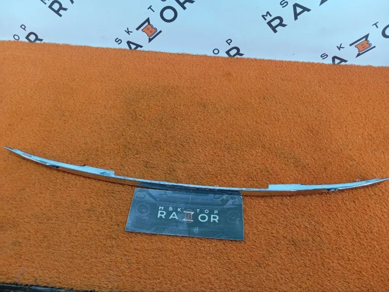 Накладка двери багажника