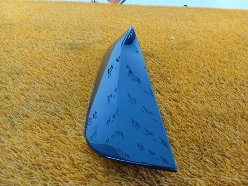 Накладка крышки багажника