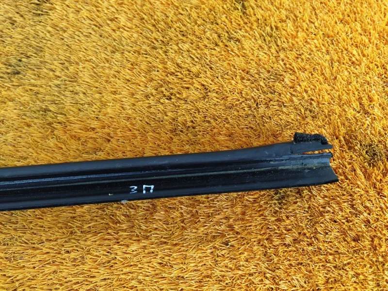 Уплотнитель стекла двери Chery Tiggo 7 PRO 2023 554000390AA SQRE4T15C, задний правый