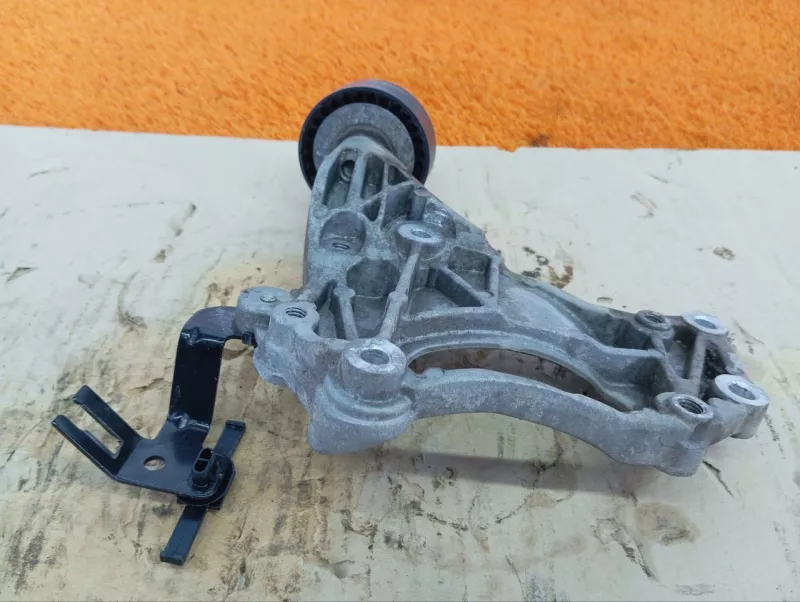 Кронштейн компрессора кондиционера