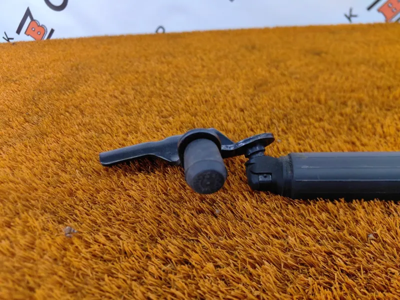 Амортизатор багажника