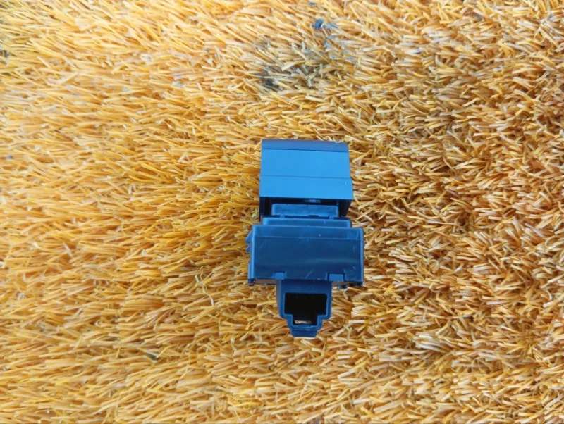 Кнопка стеклоподъемника