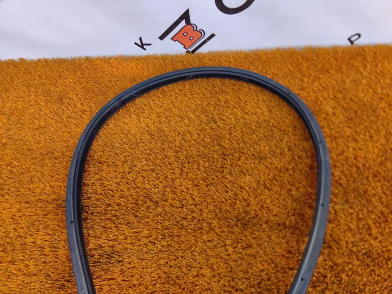 Уплотнитель двери